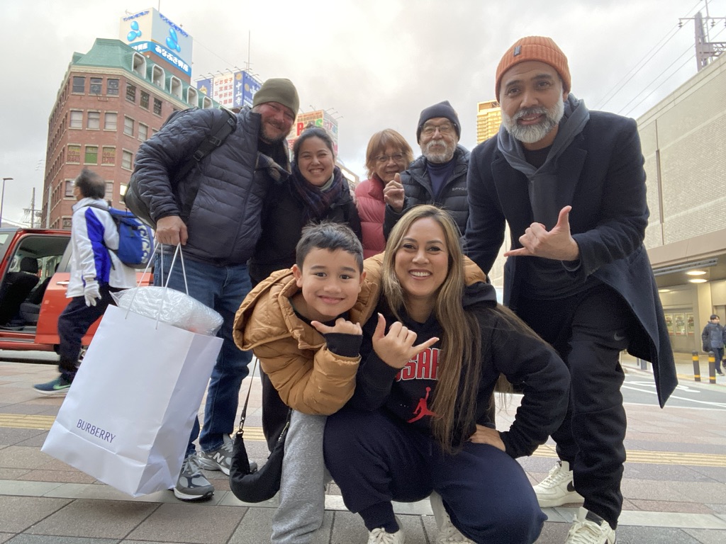 Family shopping in Kobe