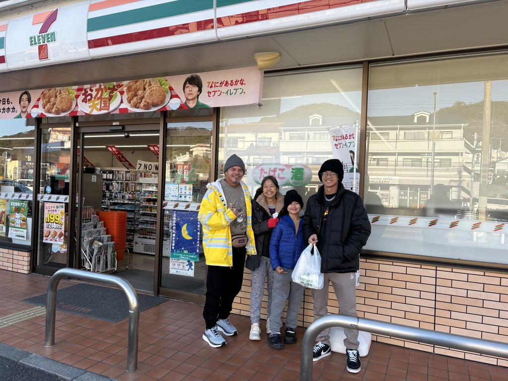 Family at 7-Eleven